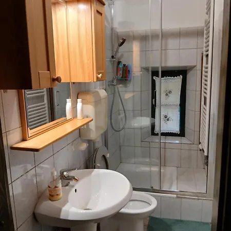 Vila Gozdarska Hisa Debeli Kamen Pivka
